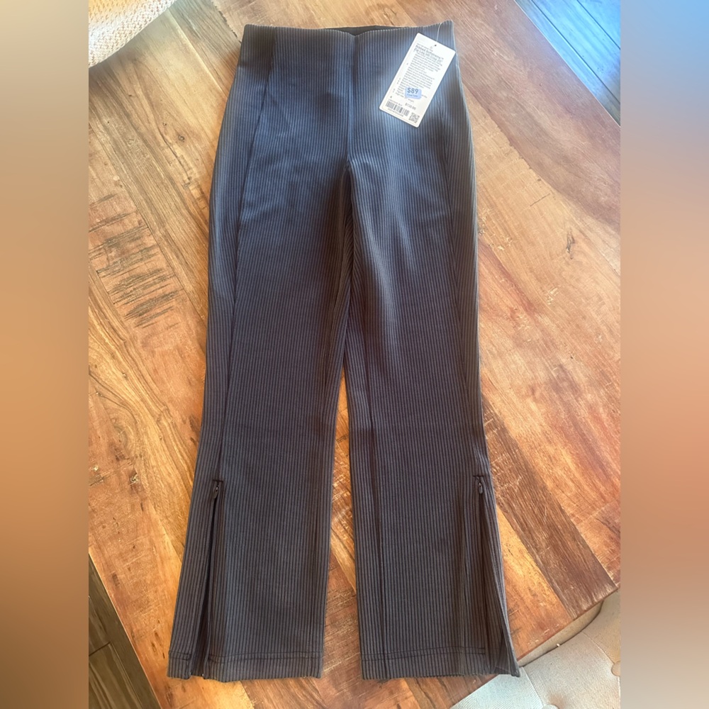 Lululemon Softstream Ribbed Flared Zip Pant 🌟
